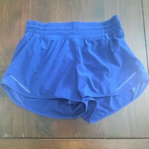 Lululemon Hotty hot shorts in larkspur. High rise 2.5”. Size 6